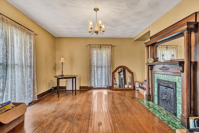 S 624 Maple ST, Vinton, VA 24179