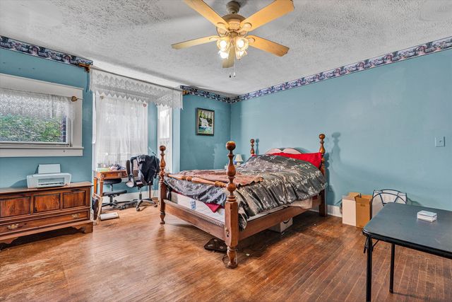 S 624 Maple ST, Vinton, VA 24179