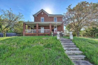 S 624 Maple ST, Vinton, VA 24179