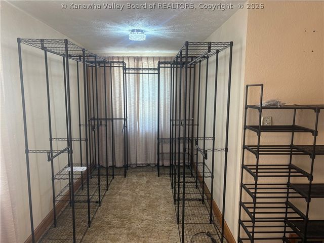 969 Mathews Avenue, Charleston, WV 25302