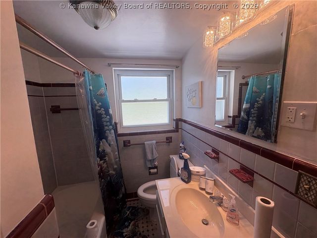 969 Mathews Avenue, Charleston, WV 25302