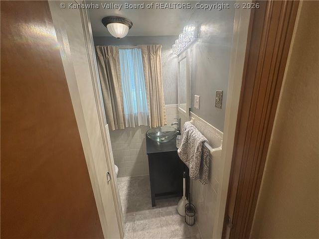 969 Mathews Avenue, Charleston, WV 25302