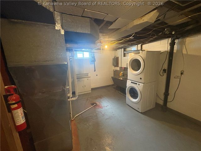 969 Mathews Avenue, Charleston, WV 25302