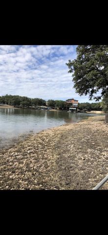 1300 Gold LN, Lago Vista, TX 78645