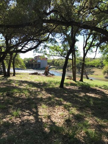 1300 Gold LN, Lago Vista, TX 78645