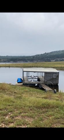 1300 Gold LN, Lago Vista, TX 78645