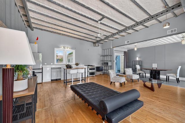 1119 Avenue L, Galveston, TX 77550