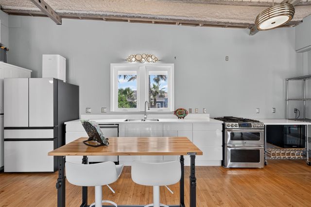 1119 Avenue L, Galveston, TX 77550