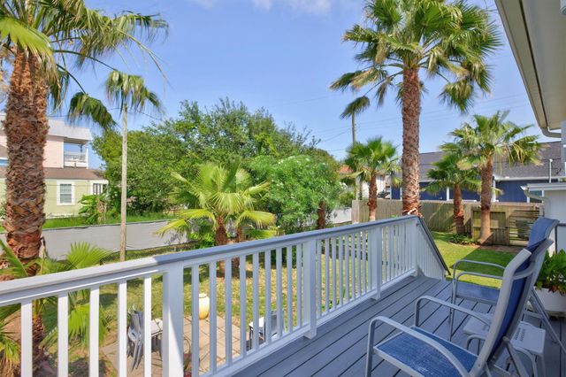1119 Avenue L, Galveston, TX 77550