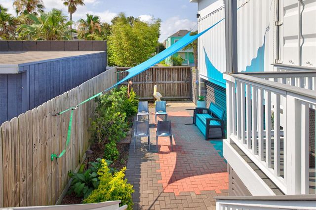 1119 Avenue L, Galveston, TX 77550
