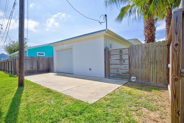 1119 Avenue L, Galveston, TX 77550