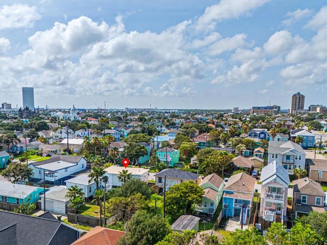 1119 Avenue L, Galveston, TX 77550