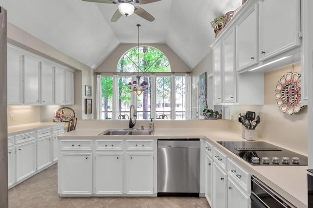 191 Springs Edge Drive, Conroe, TX 77356