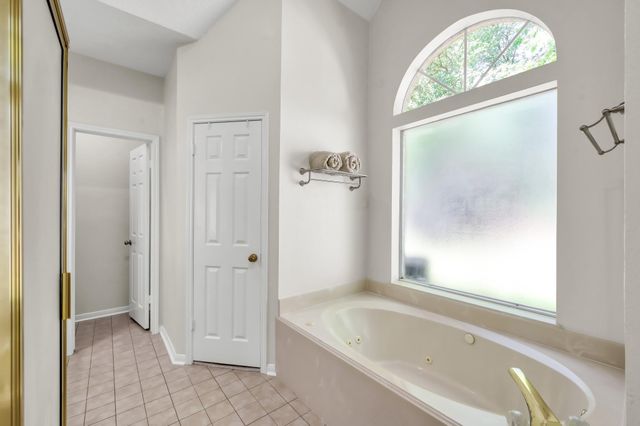 191 Springs Edge Drive, Conroe, TX 77356