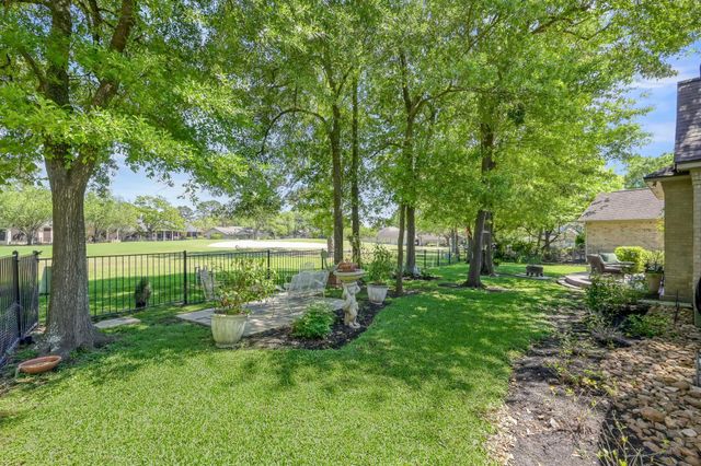 191 Springs Edge Drive, Conroe, TX 77356