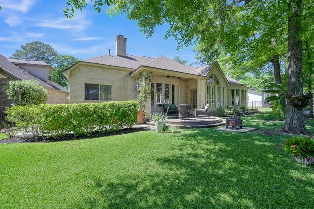 191 Springs Edge Drive, Conroe, TX 77356