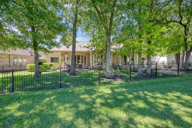 191 Springs Edge Drive, Conroe, TX 77356