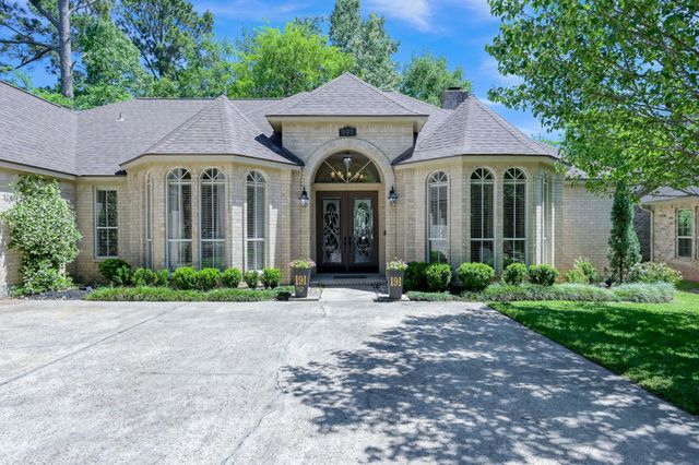 191 Springs Edge Drive, Conroe, TX 77356