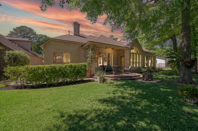 191 Springs Edge Drive, Conroe, TX 77356