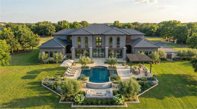 8608 Rollins DR, Austin, TX 78738