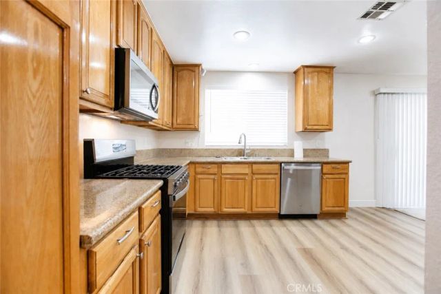 43123 Bloomingpark, Lancaster, CA 93536