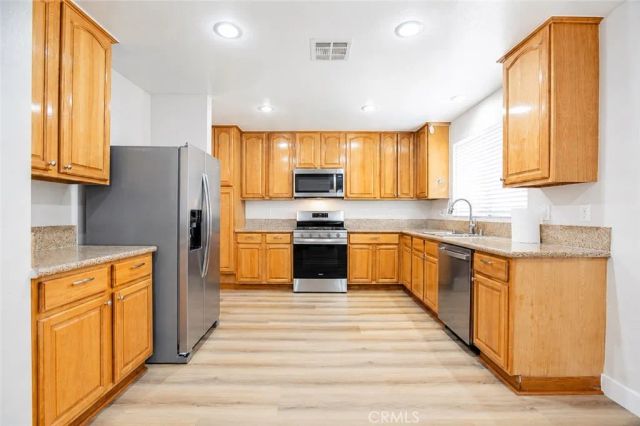 43123 Bloomingpark, Lancaster, CA 93536