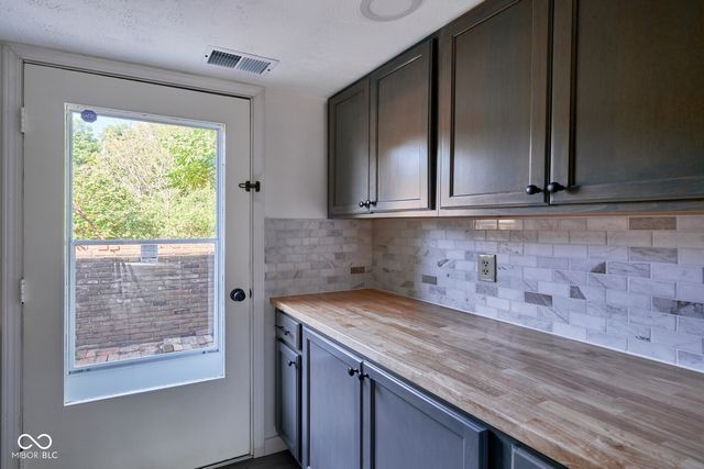 1352 Tishman Lane, Indianapolis, IN 46260