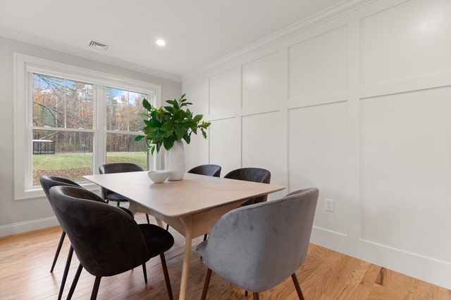 11 Barracks Road 11, Hudson, MA 01749