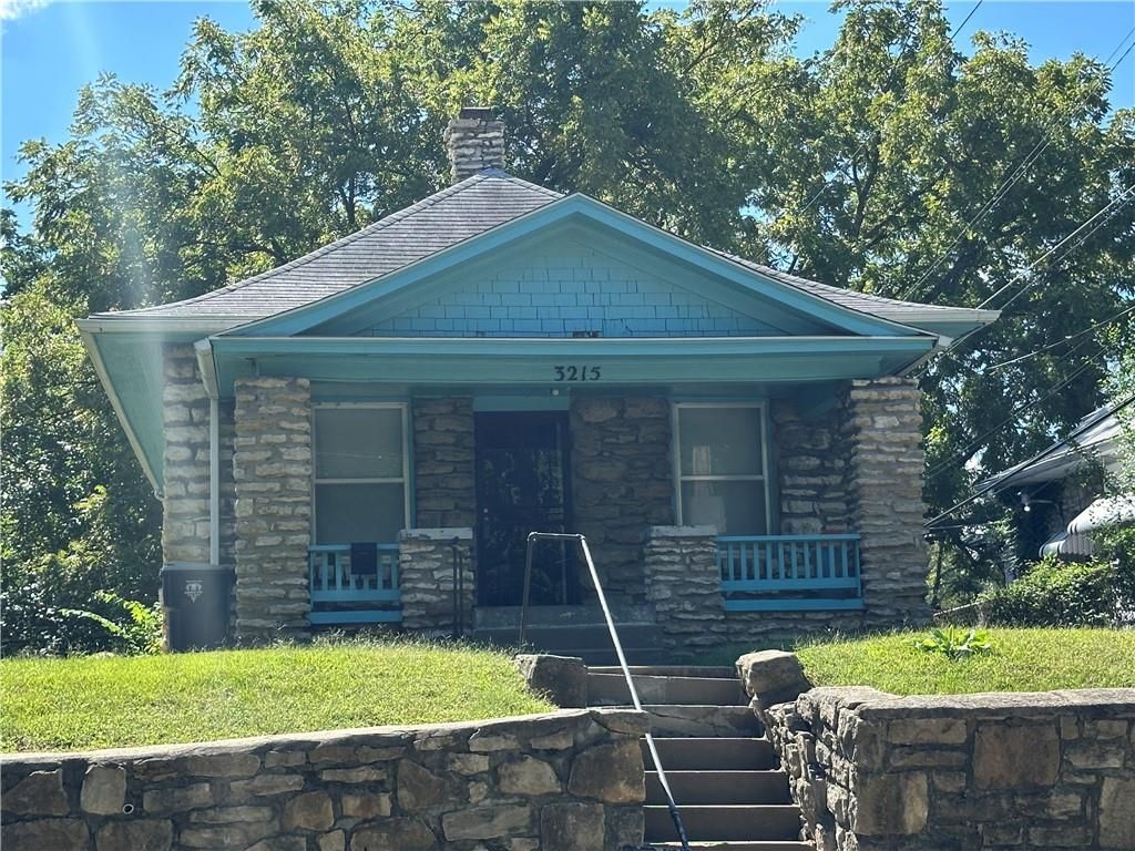 3215 E 51st Street, Kansas City, MO 64130