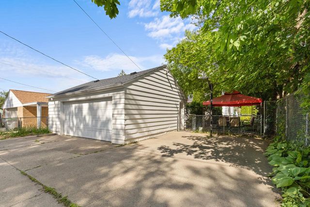 5707 N 36th STREET, Milwaukee, WI 53209