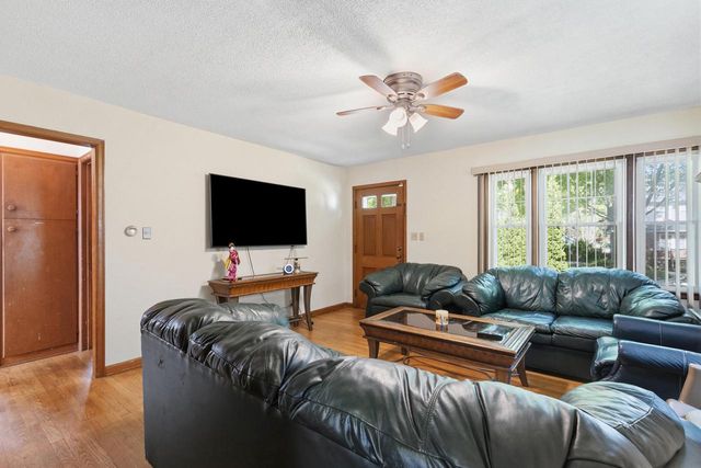 5707 N 36th STREET, Milwaukee, WI 53209