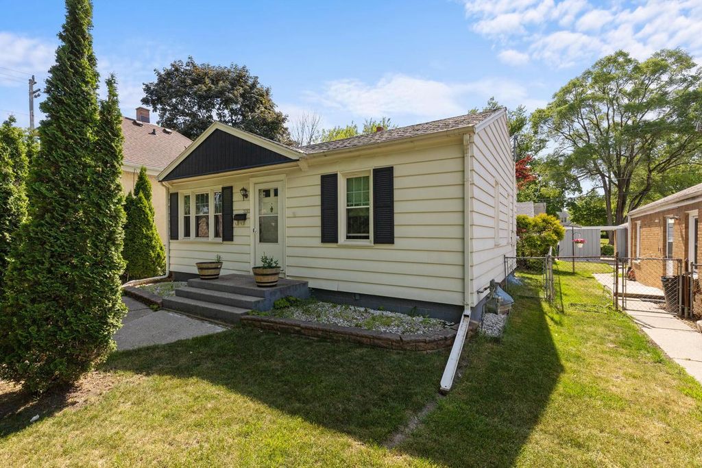 5707 N 36th STREET, Milwaukee, WI 53209
