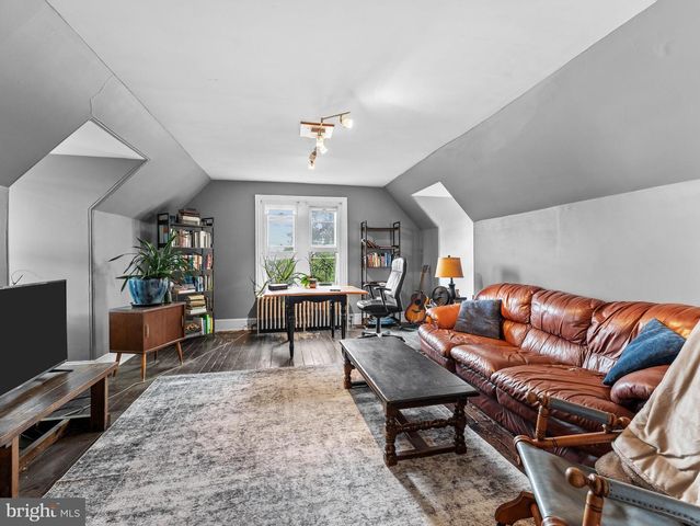 1001 E WILLOW GROVE AVE, Glenside, PA 19038