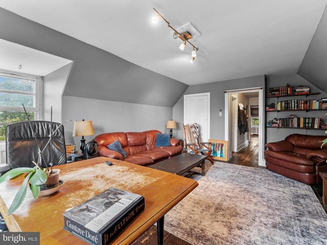 1001 E WILLOW GROVE AVE, Glenside, PA 19038