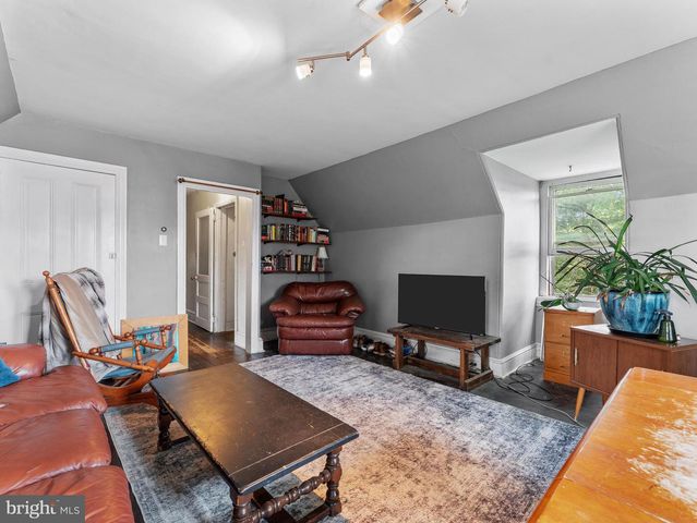 1001 E WILLOW GROVE AVE, Glenside, PA 19038