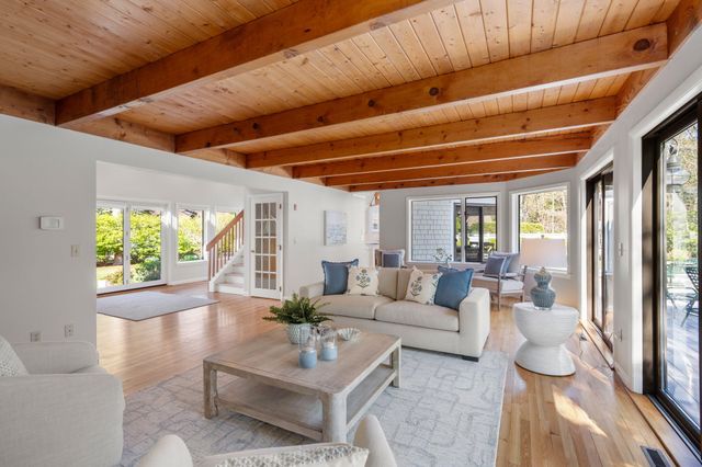 26 Driftwood Circle, Mashpee, MA 02649