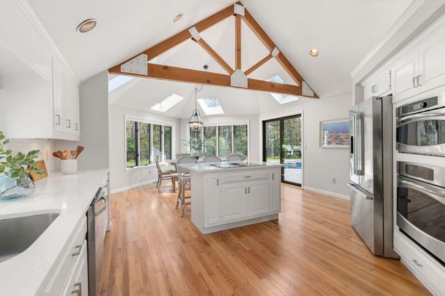 26 Driftwood Circle, Mashpee, MA 02649