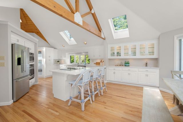 26 Driftwood Circle, Mashpee, MA 02649
