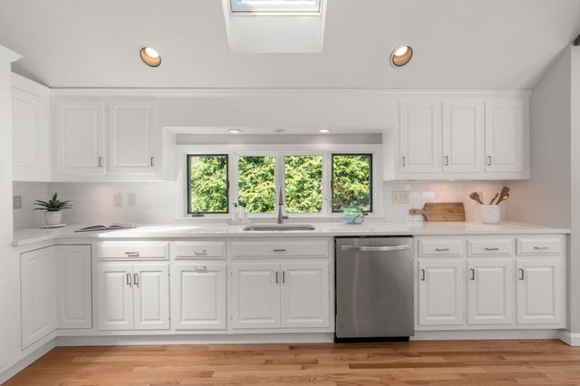 26 Driftwood Circle, Mashpee, MA 02649