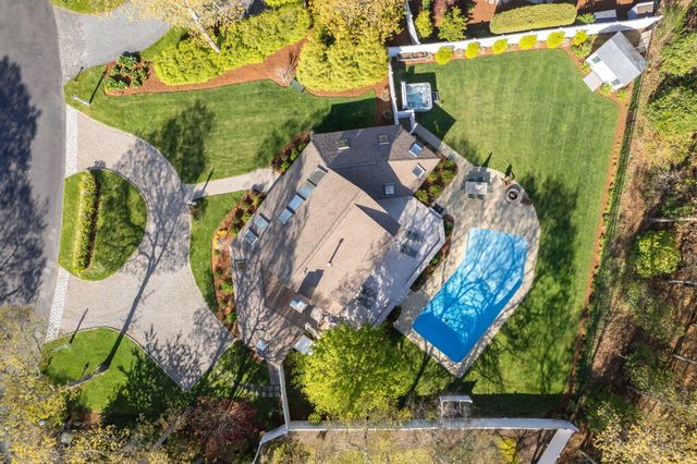 26 Driftwood Circle, Mashpee, MA 02649