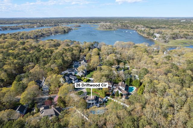 26 Driftwood Circle, Mashpee, MA 02649