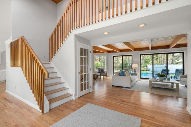 26 Driftwood Circle, Mashpee, MA 02649