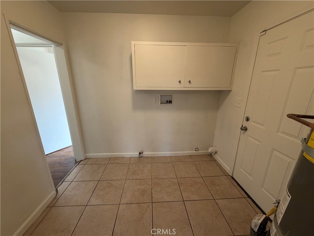 Image 12 of property listing at 7942 Northgate Avenue, Canoga Park, CA 91304