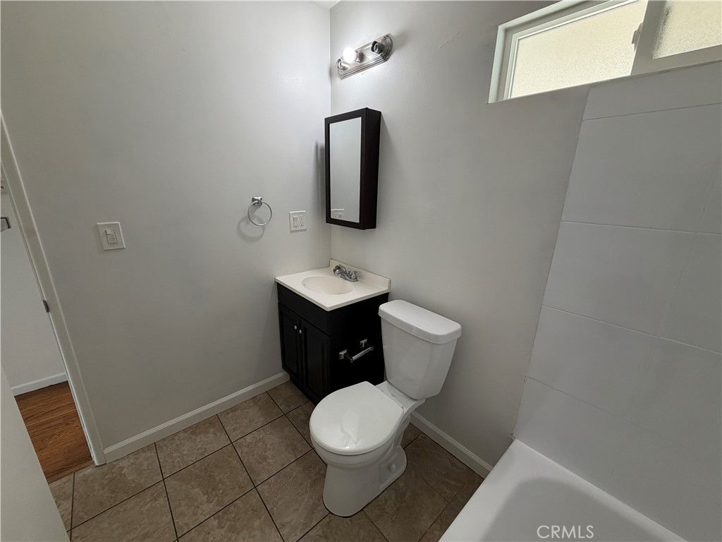 Image 27 of property listing at 7942 Northgate Avenue, Canoga Park, CA 91304
