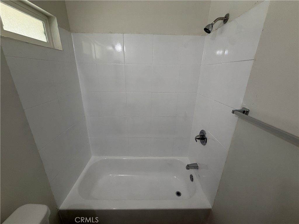 Image 28 of property listing at 7942 Northgate Avenue, Canoga Park, CA 91304