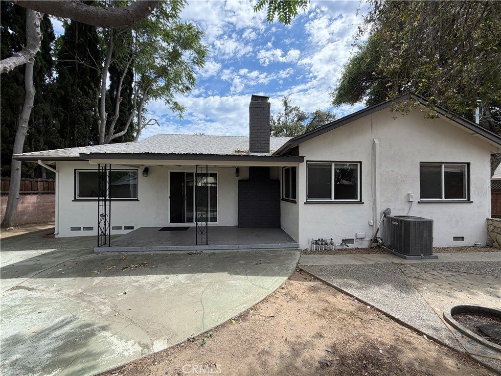 Image 29 of property listing at 7942 Northgate Avenue, Canoga Park, CA 91304