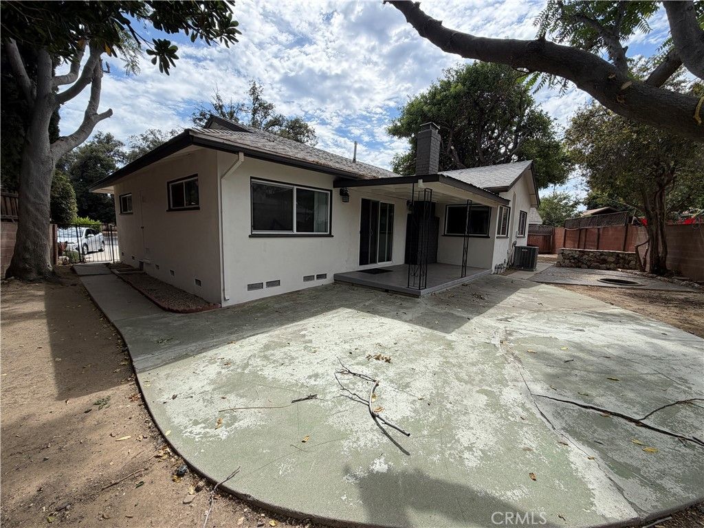 Image 30 of property listing at 7942 Northgate Avenue, Canoga Park, CA 91304