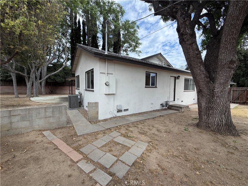Image 32 of property listing at 7942 Northgate Avenue, Canoga Park, CA 91304