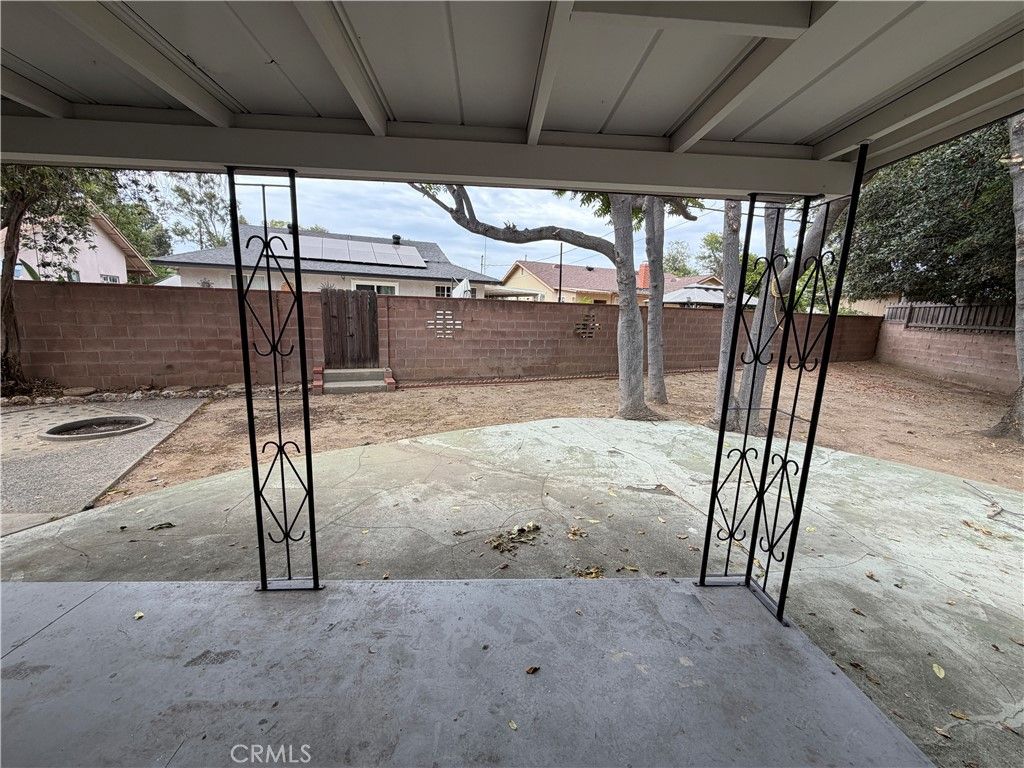 Image 35 of property listing at 7942 Northgate Avenue, Canoga Park, CA 91304