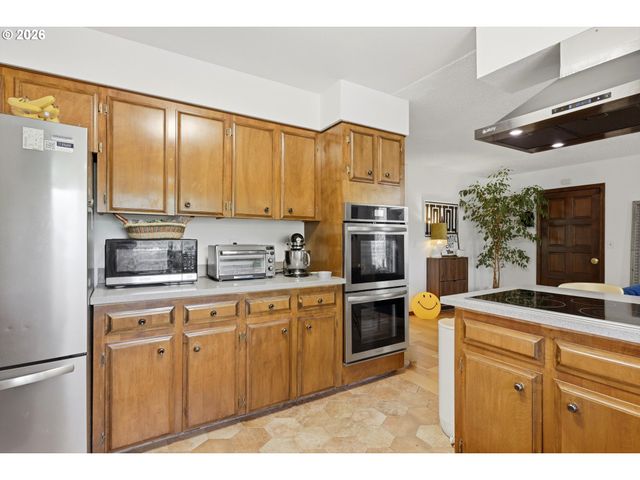 6011 Sw SALMON St, Portland, OR 97221